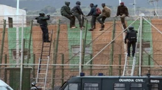 دخول خمسين مهاجراً سرياً إلى جيب مليلية المحتلة