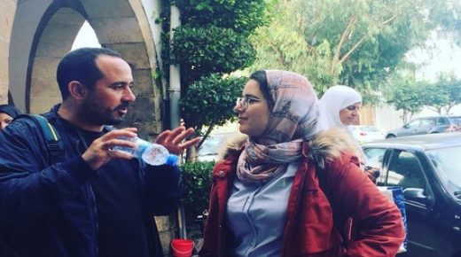 “أطلقوا سراح الصحافة”.. دعوات غاضبة في المغرب واتهامات للحكومة باستهداف الصحفيين “لتكميم أفواههم” عبر تخويفهم بمتابعات قضائية “مفبركة”