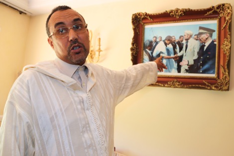 رئيس جهة الداخلة في قفص الإتهام!.. عائلة تتهم الخطاط ينجا بالسطو على 50 هكتارا في ملكيتها وإستغلال معدات وآليات الدولة لتشييد ضيعة فلاحية ضخمة