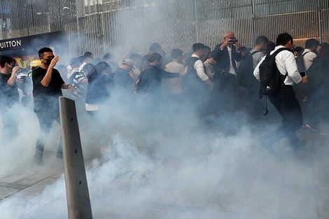 استنفار فْوزارة الخارجية.. إحداث خلية أزمة لرعاية مغاربة “هونغ كونغ” إثر الإضطرابات بالمدينة وسفارة المملكة في بيكين تتخذ إجراءات مستعجلة