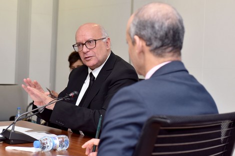 مسؤول رسمي يحذر من خطر خوارزميات عمالقة التكنولوجيا على المستهلك المغربي