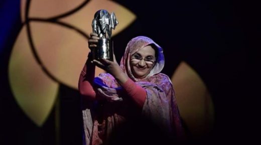 حرب مغربية فرنسية غير معلنة.. وكالة الأنباء الفرنسية تصف الإنفصالية حيدر بـ”غاندي الصحراء” ووكالة الأنباء المغربية ترد بمقال لاذع