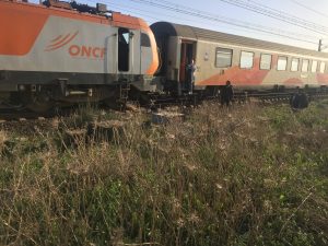 مئات المسافرين يعيشون الرعب على متن توقف القطار بين الدار البيضاء والمحمدية!