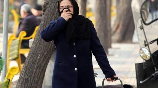 وفاة 27 شخصا في إيران تسممّا بمشروبات كحولية مغشوشة ظنوا أنها تشفي من كورونا