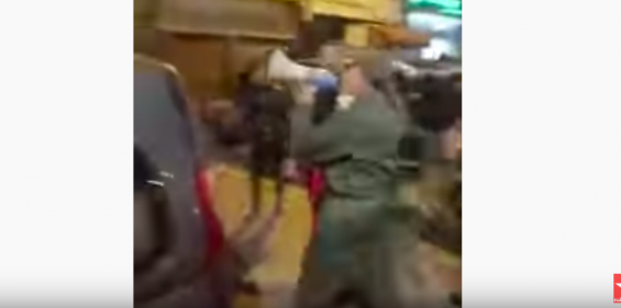 فيروس كورونا.. فرق أمنية تجوب شوارع المملكة لإجبار المواطنين على لزوم منازلهم