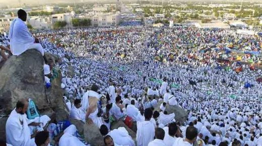 بعد تعليق السعودية للعمرة بسبب كورونا.. المغرب يشيد بالقرار ويدعو المواطنين للالتزام به