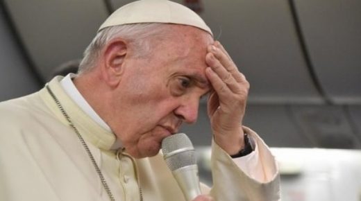 بعد إشاعة إصابته.. بابا الفاتيكان يخضع لفحص “كورونا”