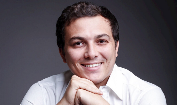 التفاصيل الكاملة لإعتقال شقيق الوزيرالملياردير بلخياط بتهم إهانة موظف عمومي وخرق إجراءات الحظر الصحي بالدارالبيضاء