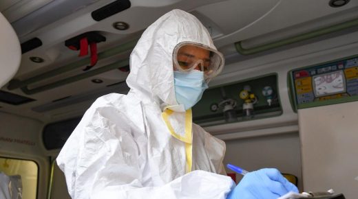 إصابات كورونا تقارب 3 ملايين.. أسبوع أوروبي حاسم والصين تعلن قائمة ممنوعات ودول عربية تخفف الحجر