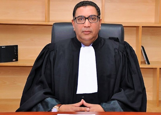 بعد حوالي 20 يوما من العناية الطبية.. نقيب محامي مراكش يتماثل للشفاء من كورونا