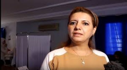 فضيحة مدوية. الجائحة ضاربَة البلاد وْالملك والشعب مجندين لمحاربتها وْمديرة مستشفى الداخلة تضرب التعليمات الملكية عرض الحائط دارتْ عيد ميلاد فمستعجلات الولادة والنشاط حتى شاط يوم إعلان تسجيل إصابتين بكورونا فْالمدينة وتخرق قانون الطوارئ الصحية بتنظيم إفطار جماعي على شرف المحظوظين.. فهل يوقع وزير الصحة على قرار إعفاءها؟