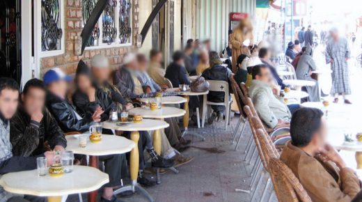 أرباب المقاهي والمطاعم ينتفضون ضد الحكومة ويرفضون استئناف العمل