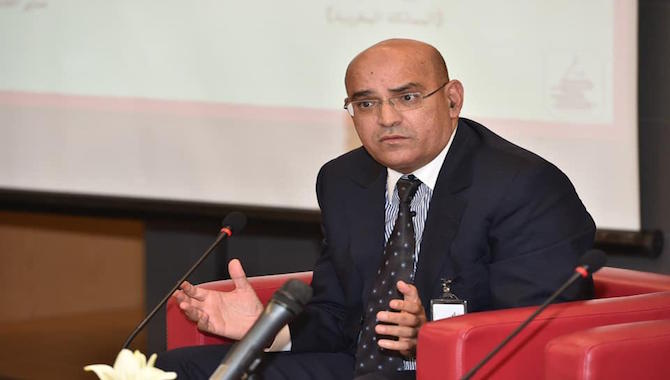 الناطق الرسمي السابق بإسم القصر الملكي يكتب: حين تخرج السعودية عن طورها!