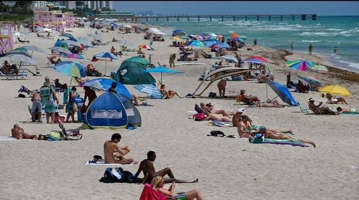 الولايات المتحدة الأمريكية تسجل أزيد من 65 ألف حالة إصابة بالكوفيد-19 في ظرف 24 ساعة