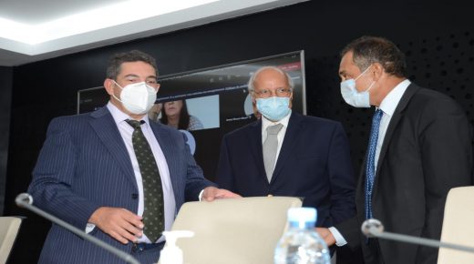 الوزير أوعويشة يُوقع إتفاقية إطار للشراكة وتبادل الخبرات مع المجلس الإقتصادي والإجتماعي والبيئي