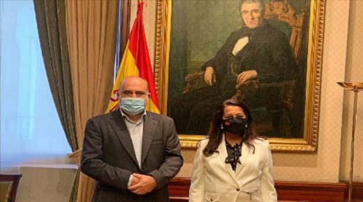 سفيرة المغرب بمدريد تبحث مع رئيس لجنة الشؤون الخارجية بمجلس النواب الإسباني آليات تطوير علاقات الشراكة والتعاون