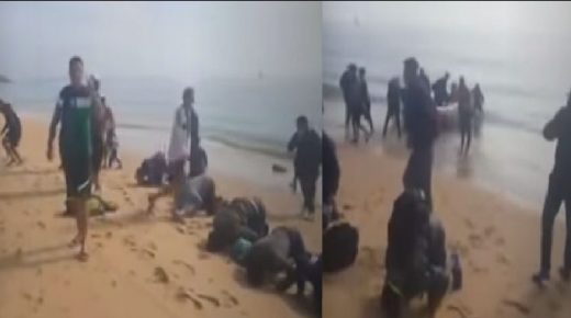 مغاربة “يسجدون شكرا” بعد وصولهم إلى سواحل إسبانيا عبر قوارب الموت (فيديو)