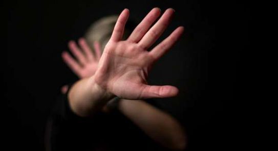 شخصيات فرنسية معروفة متورطة بجرائم زنا المحارم والتحرش بالأطفال!