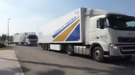 نقل الشحنة الجديدة من اللقاح إلى مركز التثليج وسط إجراءت مشددة + صور