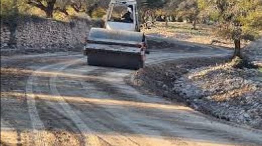 فلوس لبان يديهم زعطوط!. برلماني شيد طريقا لضيعته بـ10 ملايين درهم من ميزانية مجلس جهة بني ملال-خنيفرة وباعها في زمن قياسي بثمن مضاعف ثلاث مرات