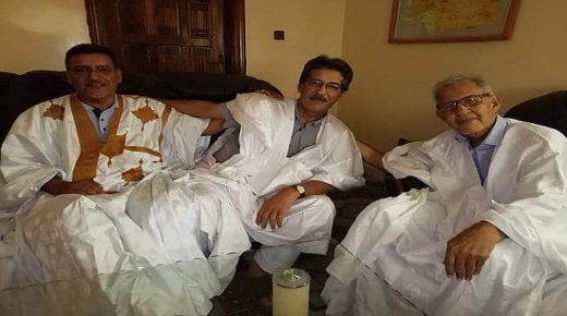 من أجل السلام في الصحراء.. حركة بديلة لتمثيل المحتجزين في تندوف تدين البوليساريو وتطالب بحل سلمي أساسه الحوار