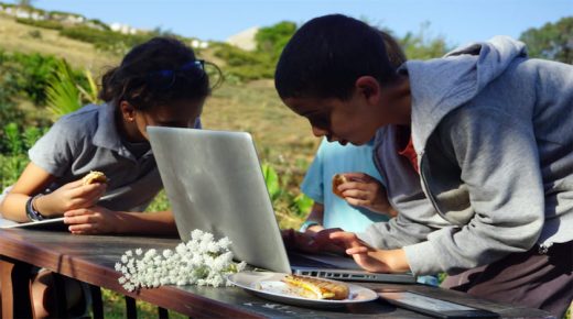 الحكومة تدرس تثبيت “التعليم عن بعد”.. وأولياء التلاميذ: غير مجد وسيعمق الفوارق