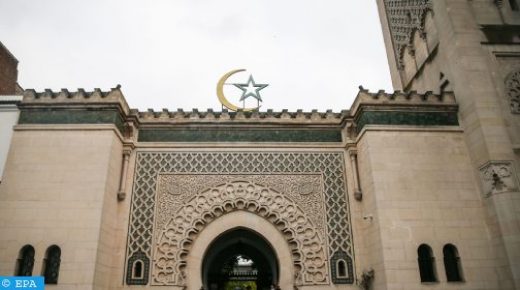 عبر أئمتها.. هكذا تُصدرُ الجزائر أزمتها المفتوحة مع المغرب إلى فرنسا