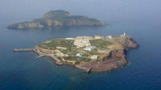 إسبانيا تحتج على إقامة المغرب مزرعة لتربية الأسماك بجوار مياه الجزر الجعفرية المحتلة