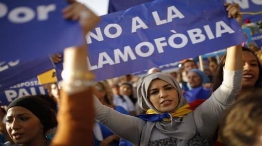 مواجهة “الإسلاموفوبيا” تبدأ بإصلاح وتطوير المجلس العالمي للمجتمعات المسلمة