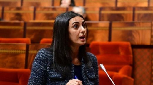 وزيرة المالية تدعو النقابات للحوار لإصلاح التقاعد وتقول ان الحلول معروفة تتمثل في رفع السن ورفع المساهمات