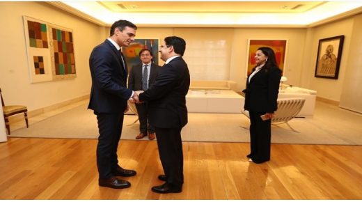 رئيس الحكومة الإسبانية يدافع عن الحكم الذاتي في الصحراء “دون أن يتخلى عن المساعدات الإنسانية لفائدة البوليساريو”