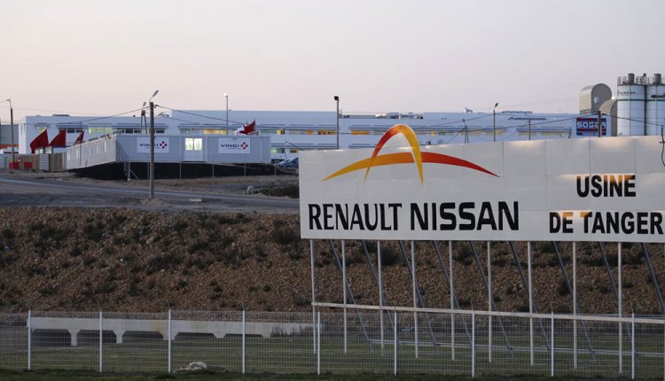 صحيفة فرنسية: رونو تنقل مصنعها بالجزائر إلى المغرب بسبب الوضع السياسي