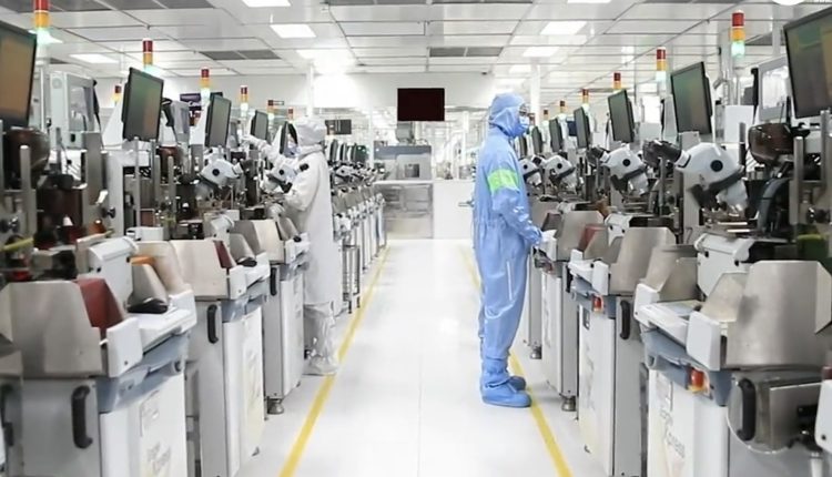 المغرب يدشن أحد أضخم مصانع رقاقات السيارات الكهربائية في العالم بقدرة إنتاج 4 ملايين رقاقة في اليوم