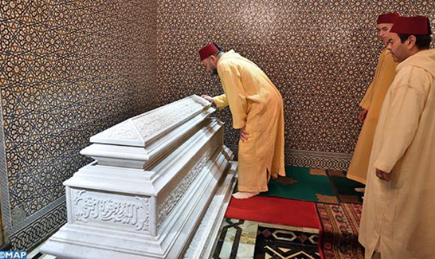 أمير المؤمنين يترأس الجمعة حفلا دينيا بمناسبة الذكرى الـ 24 لوفاة المغفور له الملك الحسن الثاني