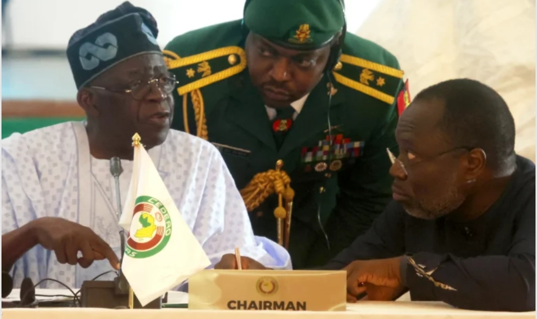 “إيكواس” تستبعد الخيار العسكري في النيجر و تبقي الوساطة حلا لإعادة الرئيس بازوم إلى السلطة