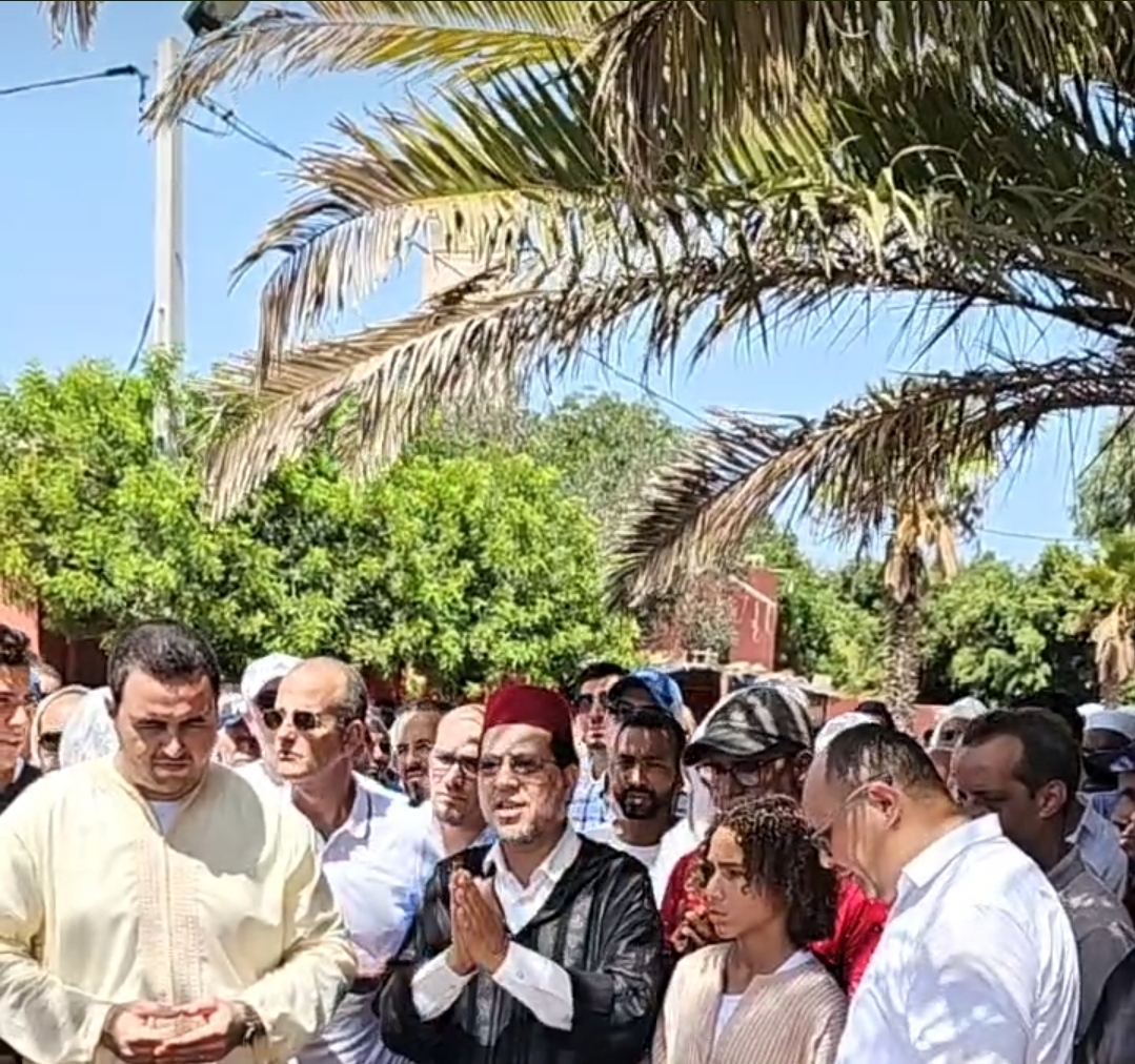 عائلة الجامعي تودع الفقيد امحمد الجامعي في جنازة مهيبة