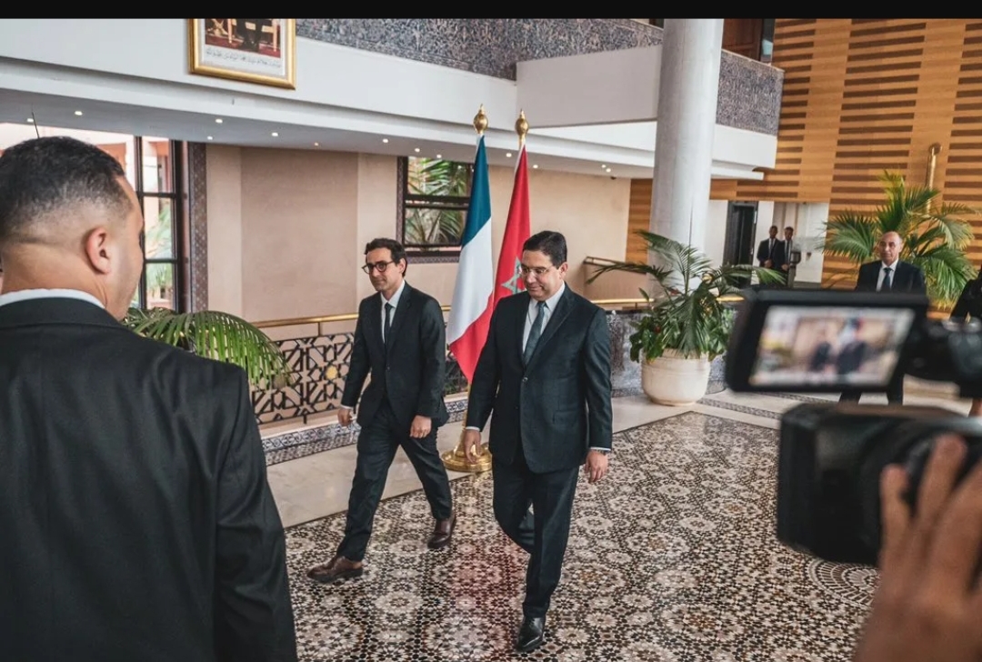 وزير الخارجية الفرنسي يعلن إحداث مركز ثقافي متنقل بالعيون بوجدور و الداخلة