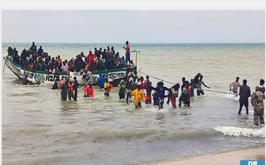 بئر كندوز.. عناصر من القوات المسلحة الملكية تقدم المساعدة لـ 186 مرشحا للهجرة غير النظامية ينحدرون من إفريقيا جنوب الصحراء