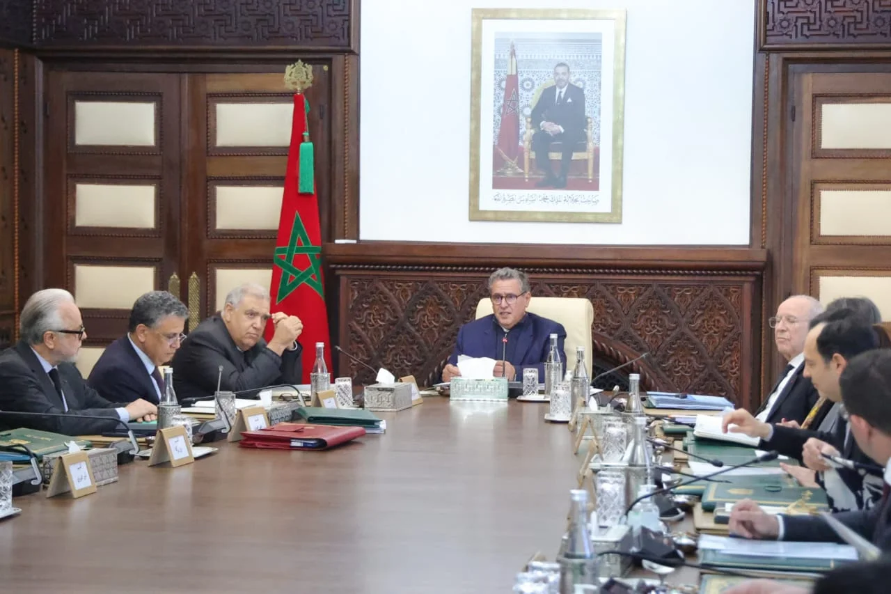 فضيحة التعيينات العليا.. اتهامات للحكومة بمحاباة المقربين وتهميش الكفاءات