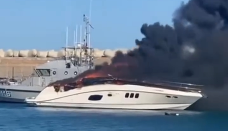 النيران تلتهم يختًا فاخرًا في مارينا سمير.. والخسائر بالملايين