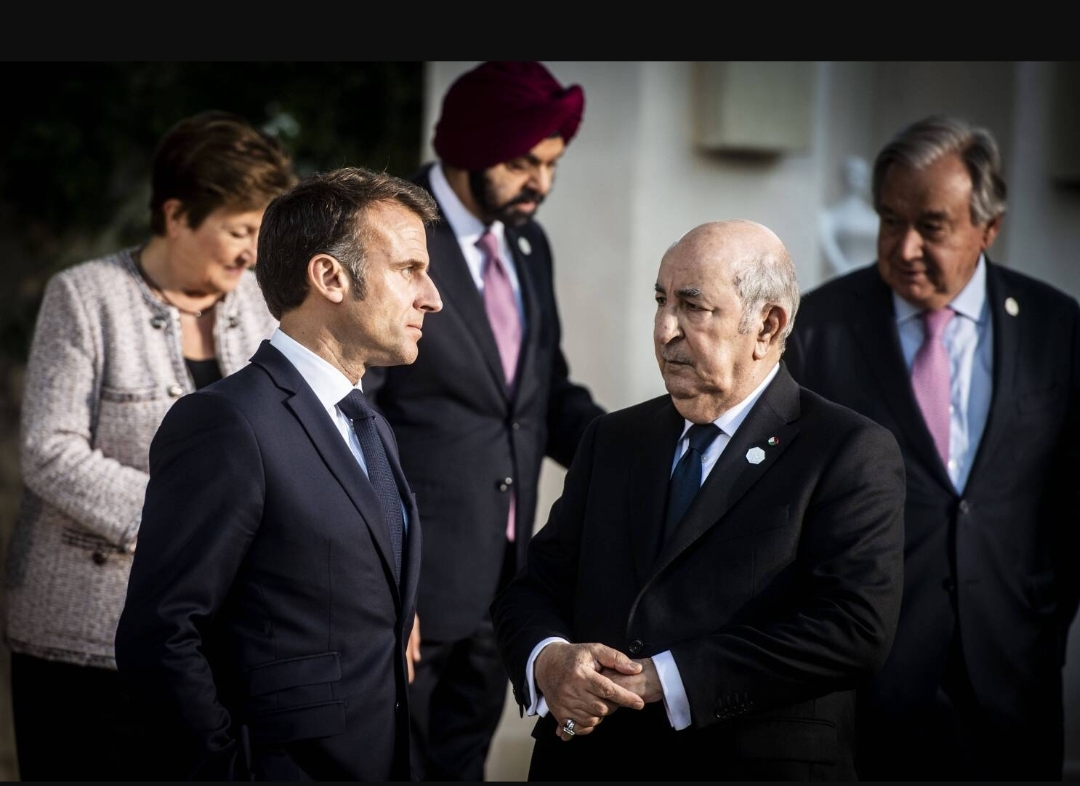 فرنسا تمهل الجزائر أسابيع لإستعادة الجزائريين المحرضين على الإرهاب أو تسليط عقوبات صارمة