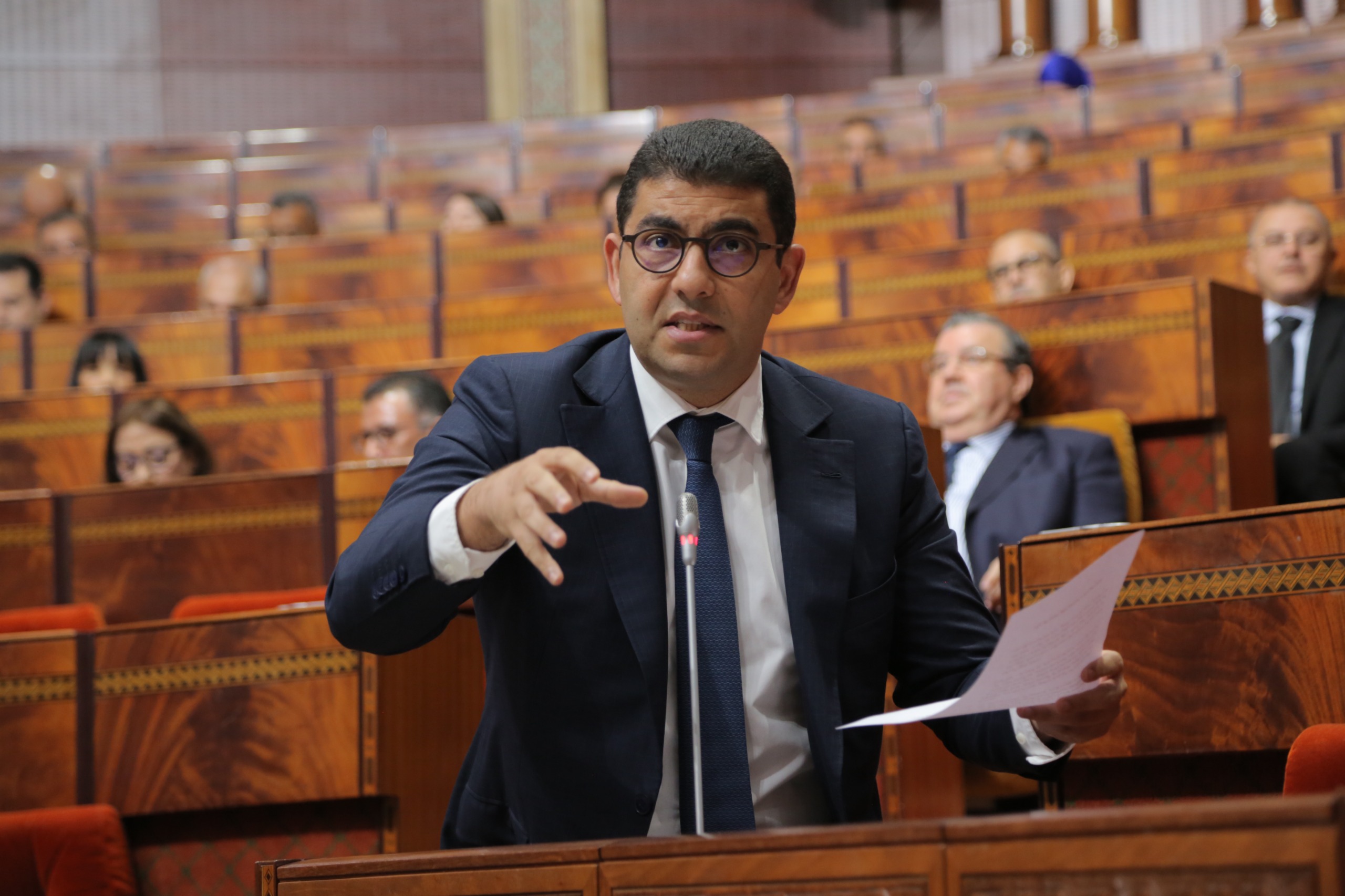 الوزير بنسعيد في قلب مساءلة برلمانية بسبب “رداءة الإنتاج التلفزيوني وإهدار المال العام