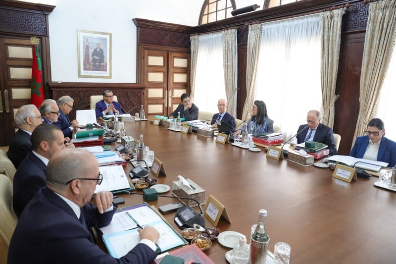 الحكومة تكشف تفاصيل بناء عشرات آلاف المنازل بمناطق الزلزال وتجلي مئات العائلات من 12 دوارا