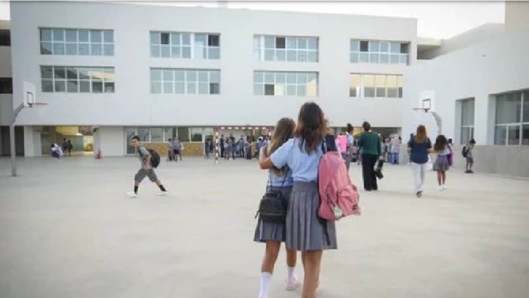 مشروع قانون يلزم في سابقة مدارس البعثات الأجنبية بتدريس العربية ومواد الهوية الدينية والوطنية