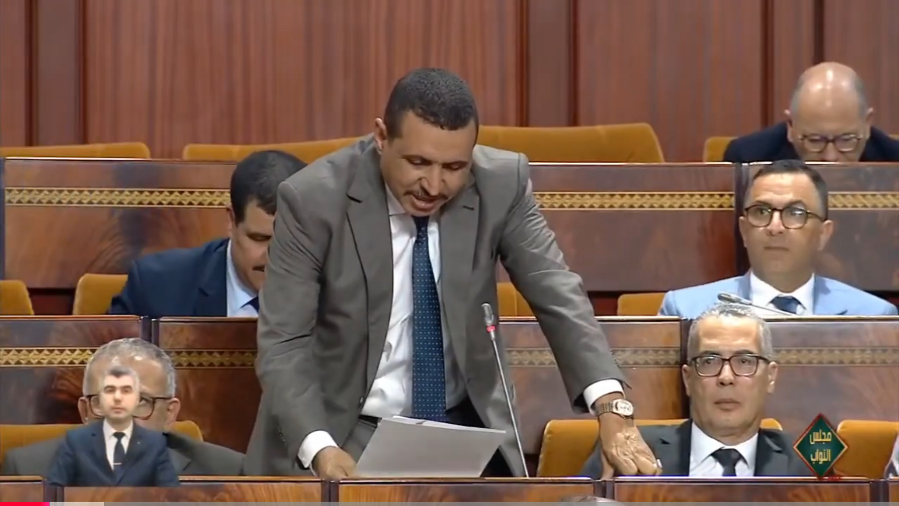 فضيحة سياسية بالداخلة.. مليار و100 مليون تفضح خلط المال العام بالحملات الحزبية لحزب أخنوش!