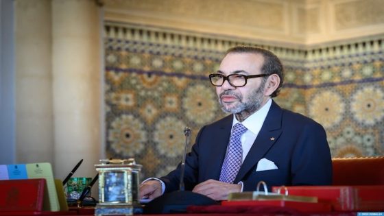 الملك يستفسر وزيري الفلاحة والماء ويعين مسؤولين في مناصب عليا