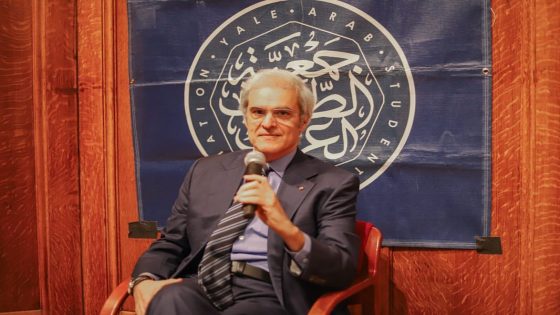 الأمير هشام يحاضر في جامعة ييل: انتقاد للصور النمطية وتنديد بتراجع الحريات الأكاديمية في أمريكا
