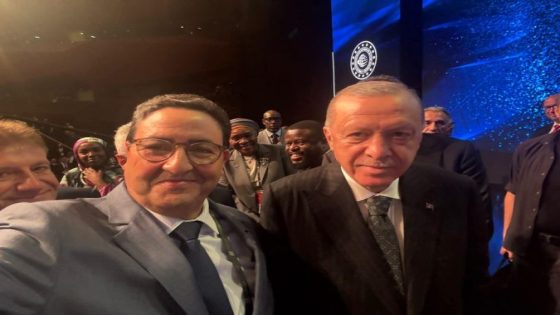 سيلفي قيوح مع أردوغان يتحول إلى مادة للسخرية ويحرج صورة المغرب دوليًا