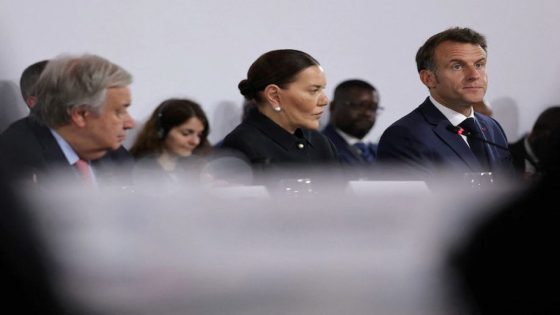 الملك محمد السادس يدعو إلى مراجعة استراتيجية للدور البحري الإفريقي