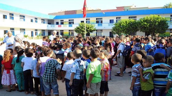 الدخول المدرسي يضع الطبقة المتوسطة بين سندان المصاريف ومطرقة القروض